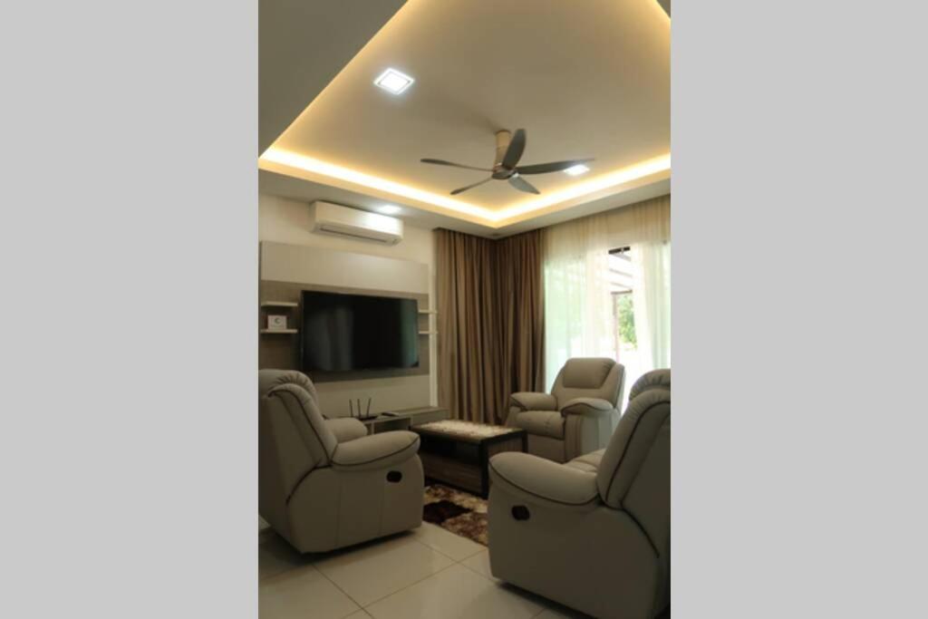 Promo Private Luxurious Nilai Vacation Home Kültér fotó