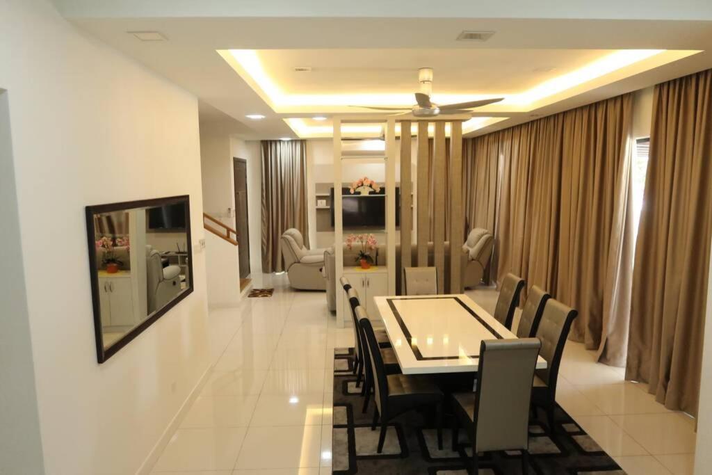 Promo Private Luxurious Nilai Vacation Home Kültér fotó
