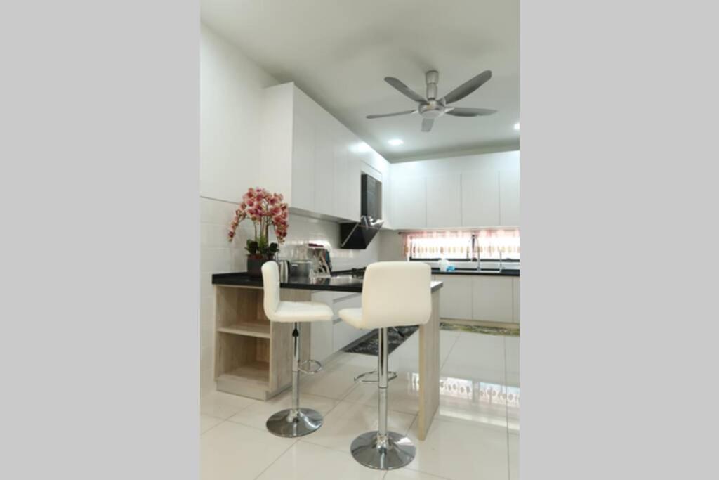 Promo Private Luxurious Nilai Vacation Home Kültér fotó